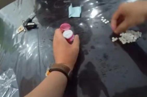 优配合伙人 妻子怀孕7个月，男子沉迷色情视频买迷药，被抓后称“给老婆用”！法院判了